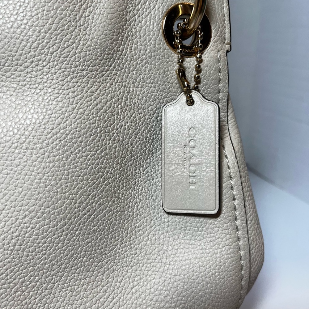 Coach Bag in cream - Picture 5 of 12